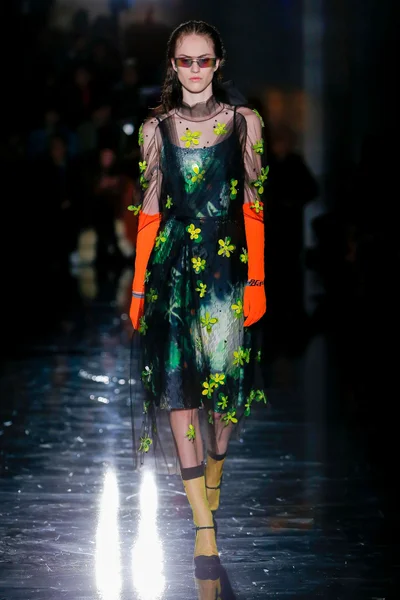 Look 37
